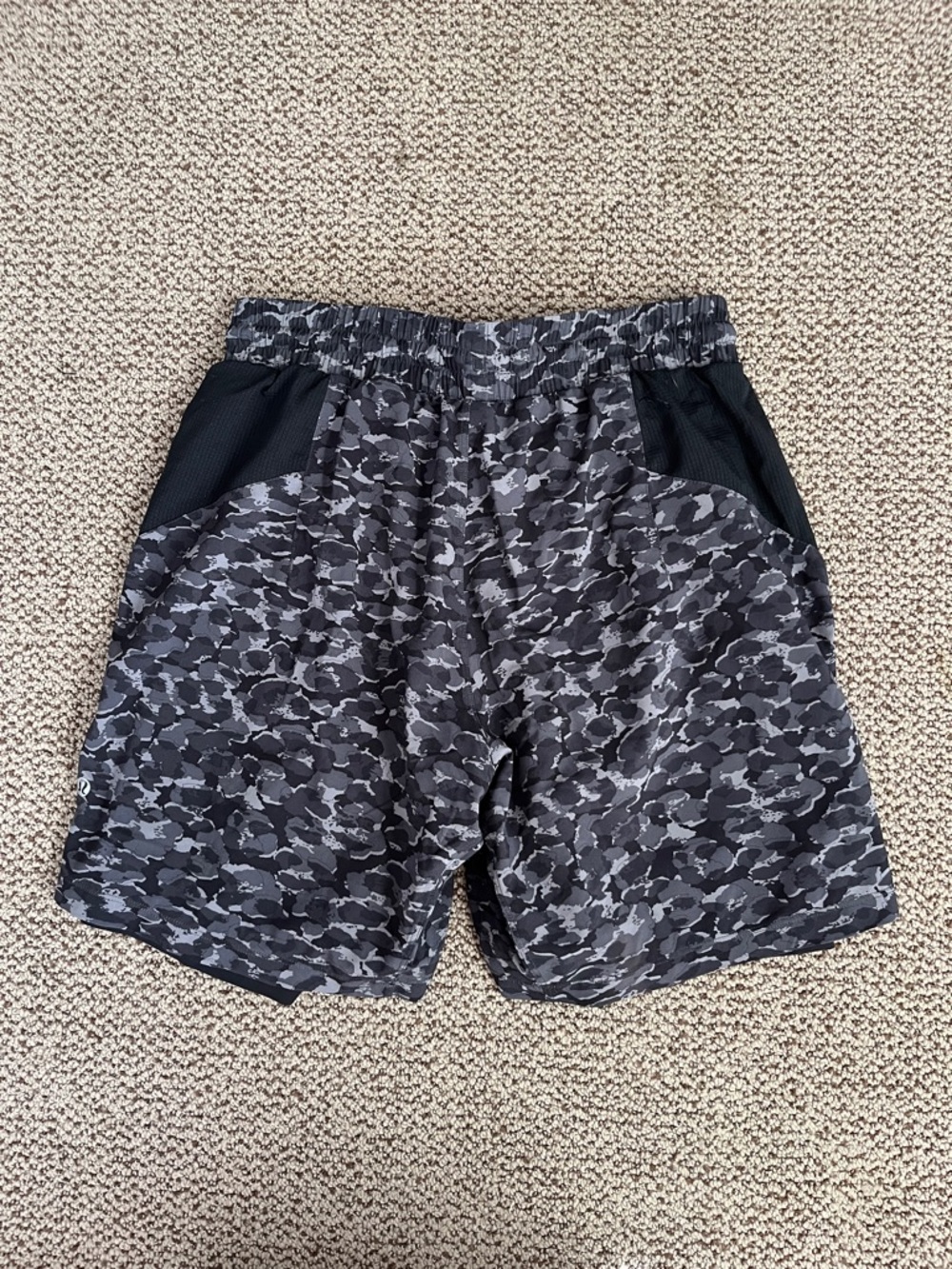 Lululemon men’s short - Picture 2 of 5